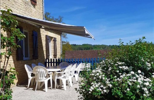 Proissans Cottage | Spacious stone house near Sarlat, ideal for families