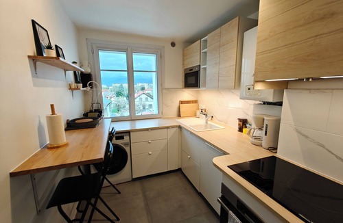 Seyssinet-Pariset Apartment | Spacious T4 with views of the Alps