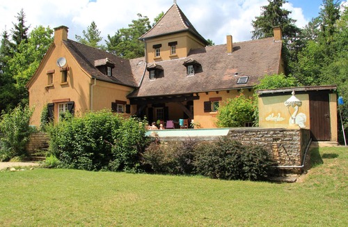 Bouzic Villa | Spacious villa with heated pool and garden