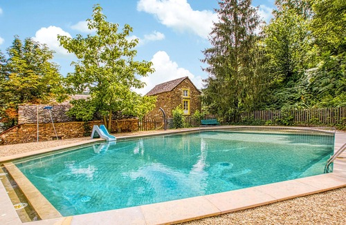 Mirandol-Bourgnounac House | Spend a lovely break close to nature in this holiday home with access to the pool.