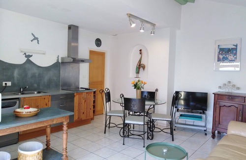 Lamothe-Capdeville Apartment | Spend a peaceful vacation in the countryside