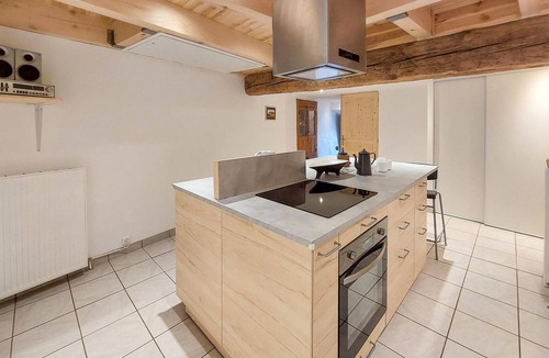 Les Estables Apartment | Spend a quiet and at the same time active vacation in this pleasant vacation apartment.