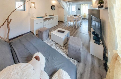 Saint-Floret House | Spend an unforgettable vacation in this vacation home.