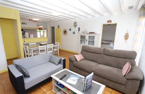 Saint-Cyprien Plage Ski Chalet | St Cyprien 4-room house with swimming pool near the beach