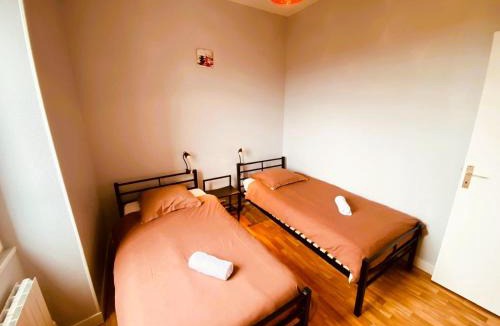 Saint-Florentin Apartment | St Flo-Le Gite du Pozon- 6 pers - 5 lits - wifi