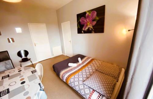 Saint-Florentin Apartment | St Flo-Le Gite du Pozon- 6 pers - 5 lits - wifi