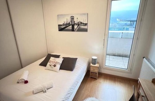 Echirolles Apartment | Standing, balcon avec vue, clim, tt équipé confort
