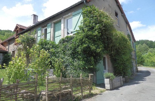 Broye House | Stone and Wood Bed and Breakfast