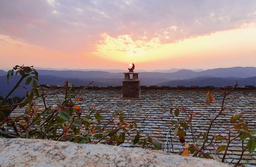 Malbosc Cottage | Stone cottage with a magnificent view of the Cévennes valleys Lune