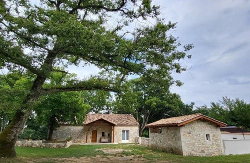 Monbalen House | Stone country house with new swimming pool and summer kitchen