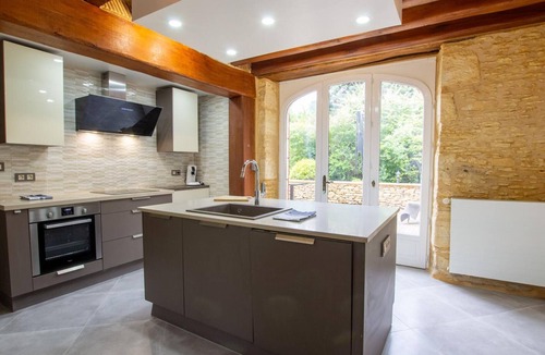 Saint-Crepin-et-Carlucet Cottage | Stone house with air conditioning and private pool in Dordogne
