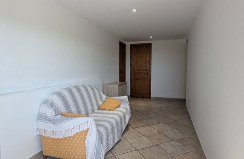 Saint-Julien-Chapteuil Cottage | Stone house in peaceful St Julien Chapteuil