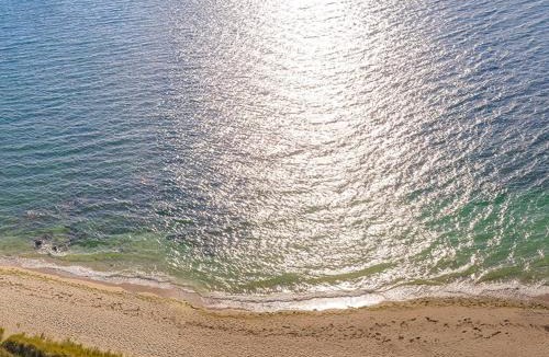 Larmor-Plage Apartment | Studio à Larmor-Plage: balcon, parking, à 500m de la mer et des commerces - FR-1-349-110