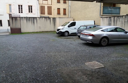 Bagneres-de-Luchon Apartment | studio 2 people downtown with lift and garage