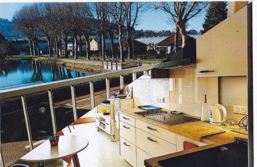 Chauffailles Apartment | studio 2 places voir option pour 3 à chauffailles