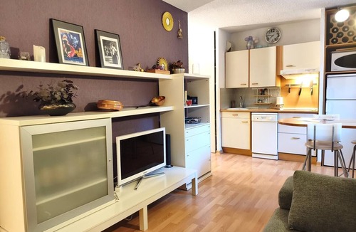 Enveitg Apartment | Studio 2 rooms Pool, Cadí Views, Gym and Games Area