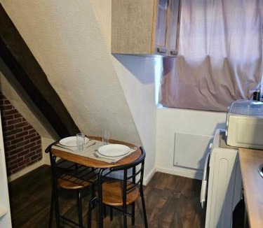Montlucon Apartment | Studio 20 minutes à pieds de la gare de Montluçon