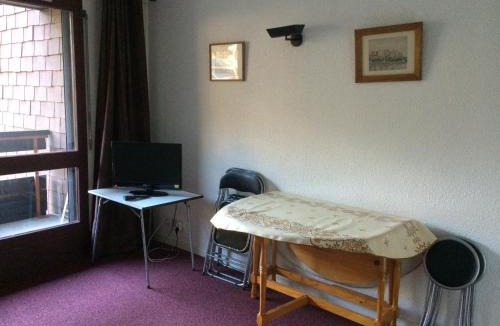Correncon-en-Vercors Apartment | Studio 32m² proche pistes, balcon, parking, 4 pers. - FR-1-515-103