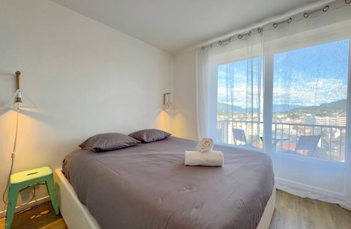Aix-les-Bains Apartment | Studio 4* Swimming pool (summer), parking & superb view!