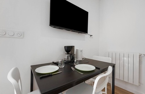 Hanvec Cottage | Studio '4' with Private Terrace, Shared Garden, SPA and Wi-Fi