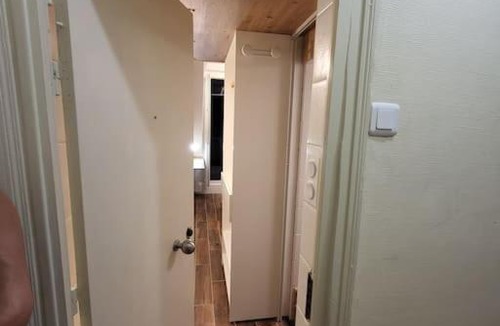 8th Arrondissement Apartment | Studio 9M2 Champs Élysées Arc de Triomphe75008 Paris
