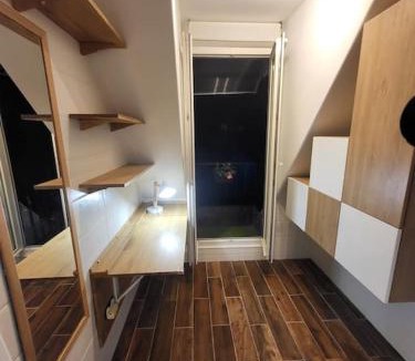 8th Arrondissement Apartment | Studio 9M2 Champs Élysées Arc de Triomphe75008 Paris