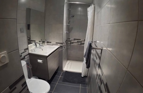Uriage-les-Bains Apartment | Studio "A deux pas des thermes" in the heart of Uriage park.