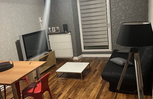Soulge-sur-Ouette Apartment | Studio a Proximité de Laval