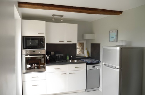 Montbrun-les-Bains Apartment | Studio Apartment 'Les Restanques' with Mountain View, Private Terrace and Wi-Fi
