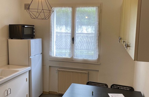 Thorigny-sur-Marne Apartment | Studio Apartment 'Grand Studio Avec Loggia' with Private Terrace, Balcony and Wi-Fi