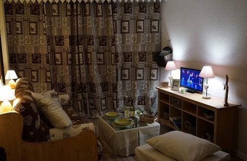 Villard-de-Lans Apartment | STUDIO APARTMENT SLEEPS 4, BALCONY, HEART OF RESORT, SUNNY, ALL COMFORTS