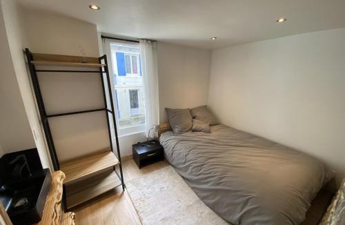 Saint-Brieuc Apartment | Studio au charme historique & pierres apparentes