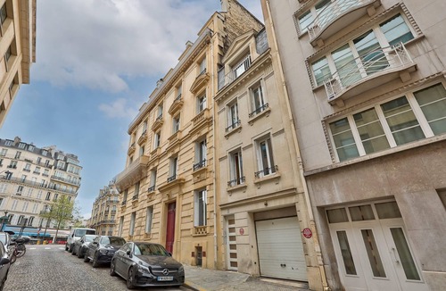 Champs-Elysees Apartment | Studio avec A-C aux Champs-Elysees