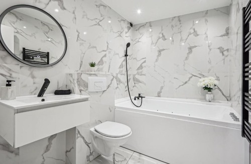 Dammarie Les Lys Apartment | Studio avec jacuzzi & vue sur le parc Soubiran