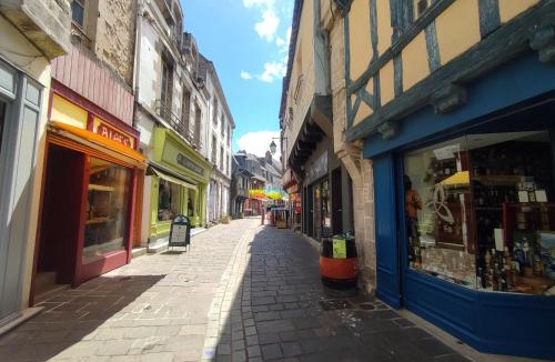 Pontivy Apartment | Studio avec patio en centre-ville