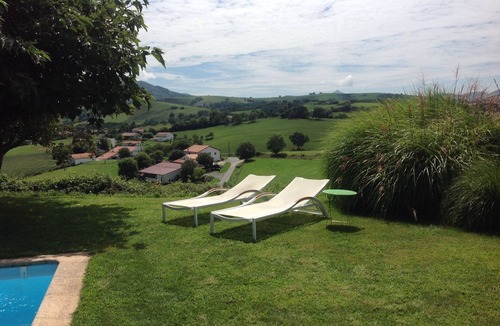 Souraide Apartment | Studio beautiful view of the Pyrenees