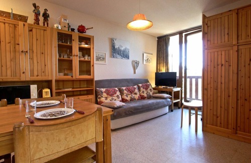 Chamrousse Apartment | Studio cabin 4 places at the foot of the slopes, valley view