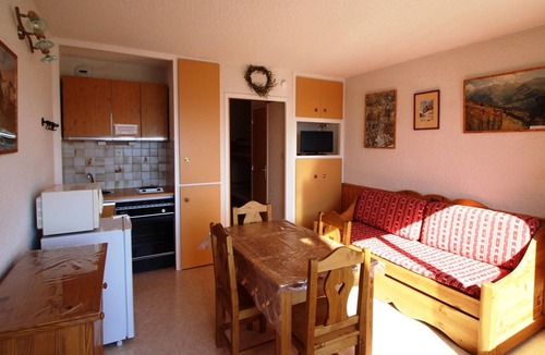 Auris Apartment | Studio cabin for 4, 300m from slopes, balcony, parking, pets allowed - Auris en Oisans