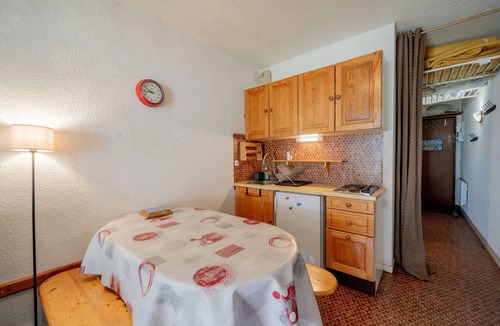 Ax-les-Thermes Apartment | Studio "Cabine Ax Les 3 Domaines" in a Quiet Setting Near the Slopes