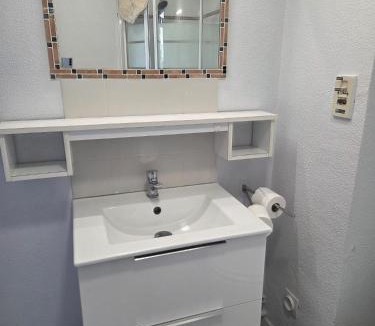 Les Arenes Apartment | Studio cabine Canet Plage Parking