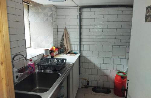 Saint-Priest Apartment | Studio calme avec billard
