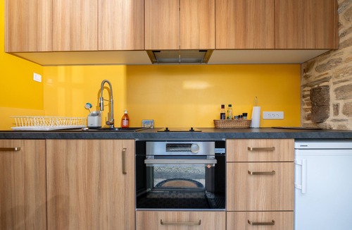 Arzano Apartment | Studio 'Camélia with Breakfast', Shared Pool, Terrace & Wi-Fi