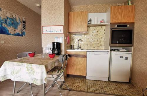 Carnac Apartment | Studio Carnac Plage, 2 pers, Parking, Face Mer - FR-1-377-68