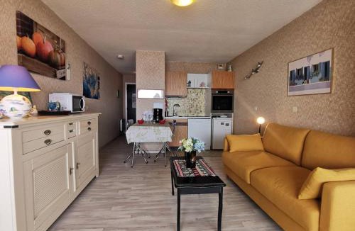 Carnac Apartment | Studio Carnac Plage, 2 pers, Parking, Face Mer - FR-1-377-68