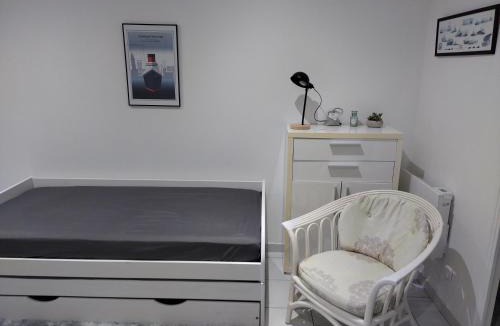 Saint-Charles du Port Apartment | studio charmant canapé lit Netflix bein sport wifi