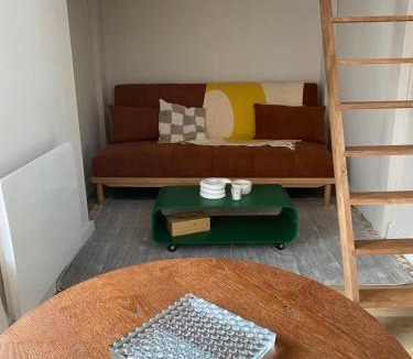 Pontarlier Apartment | Studio coloré et tout confort en plein centre