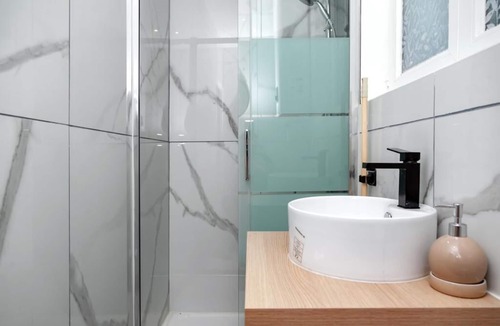 Pantin Apartment | Studio Cosy, Proche Paris