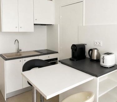 Bussy-Saint-Georges Apartment | Studio Cosy à 5 min de Disneyland Paris