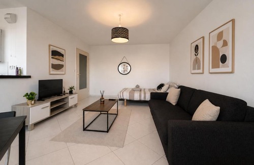 Bussy-Saint-Georges Apartment | Studio cosy 4 personnes 5 min de Disneyland Paris
