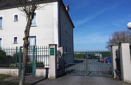 Magny-le-Hongre Apartment | Studio Cosy - 5 minutes Disneyland - Calme et confort